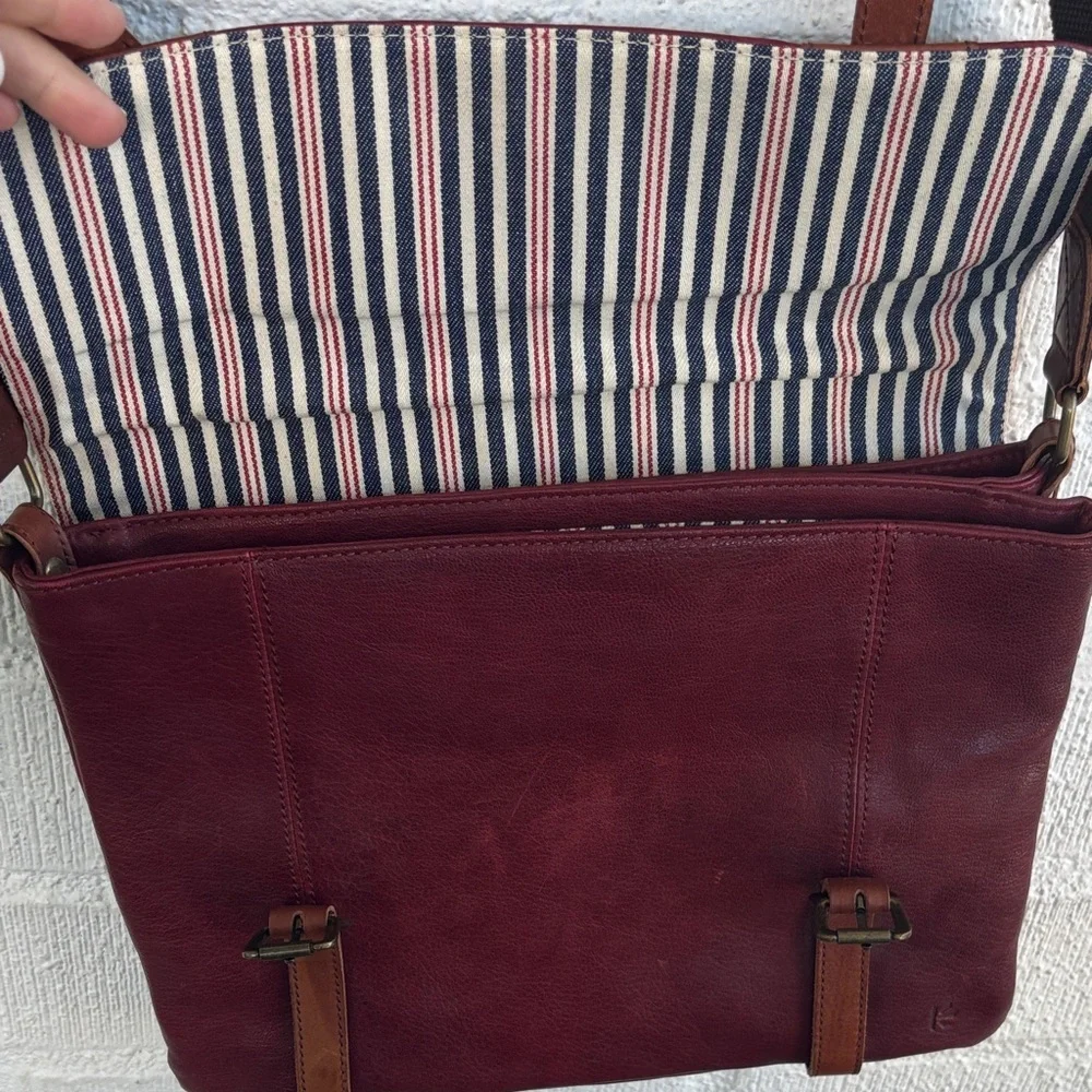 Ellington Leather Messenger Brownish Red Crossbody Medicine Bag